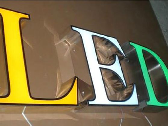 湘乡介绍LED招牌的基础知识。